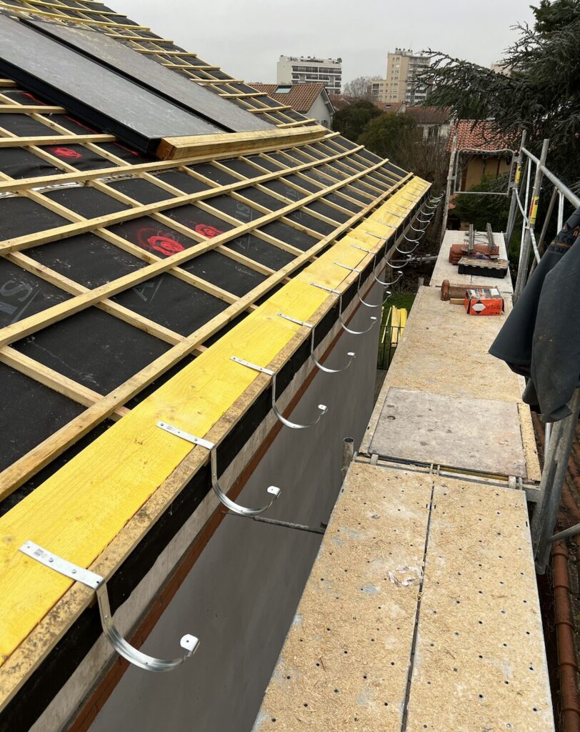 Renovation de toiture, tuilles et gouttières